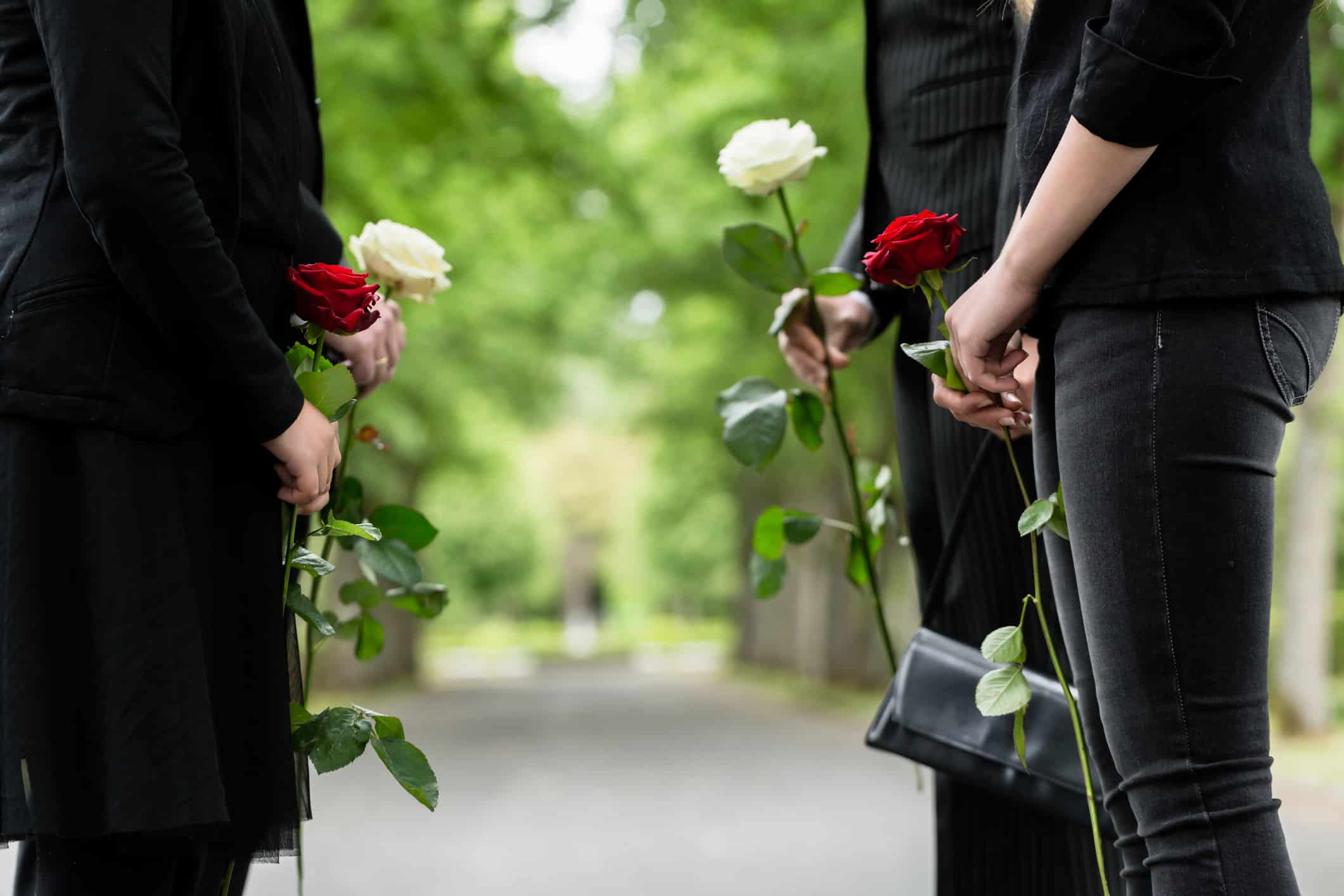 can-you-wear-white-to-a-funeral-funeral-etiquette