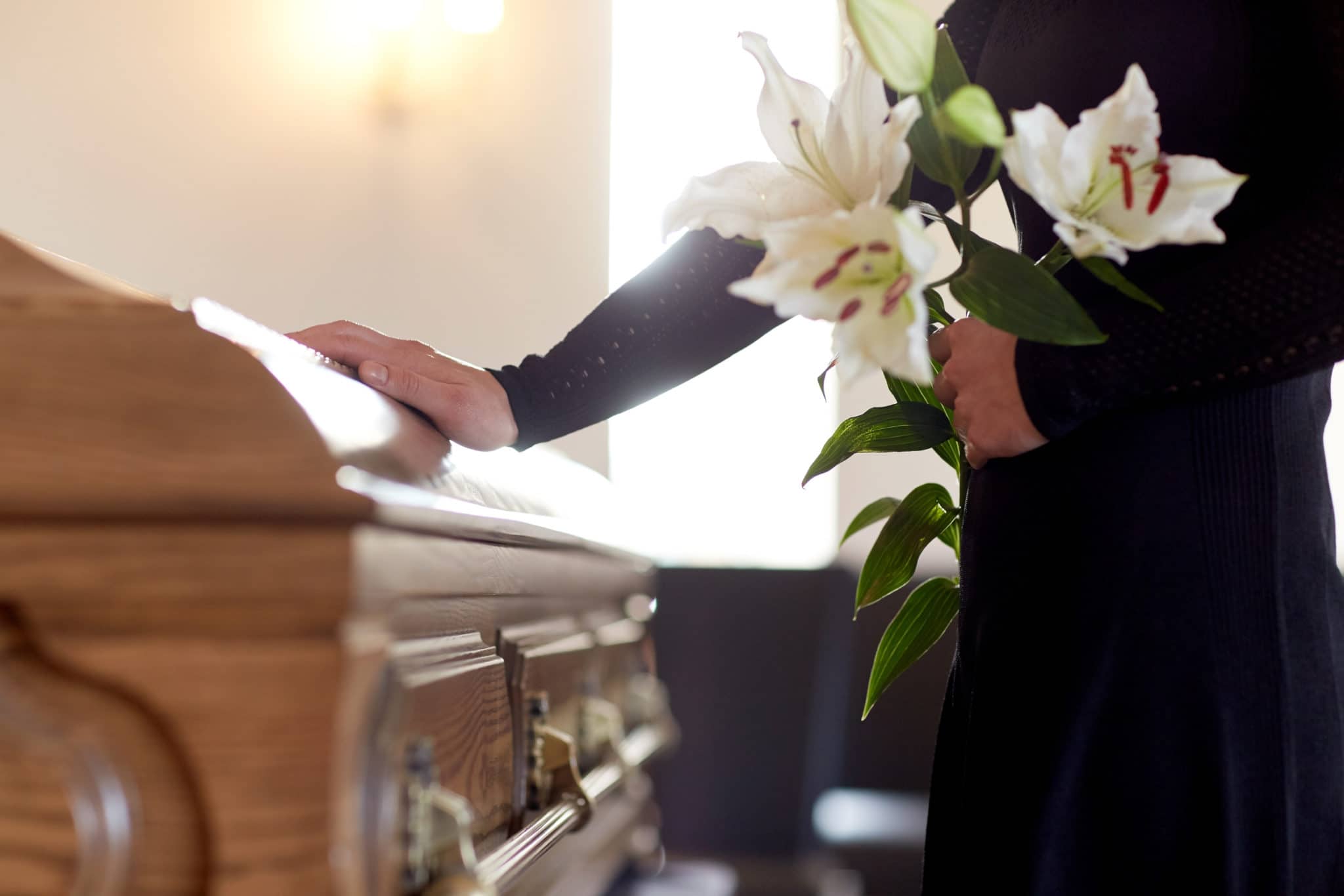 can-you-wear-red-to-a-funeral-funeral-etiquette