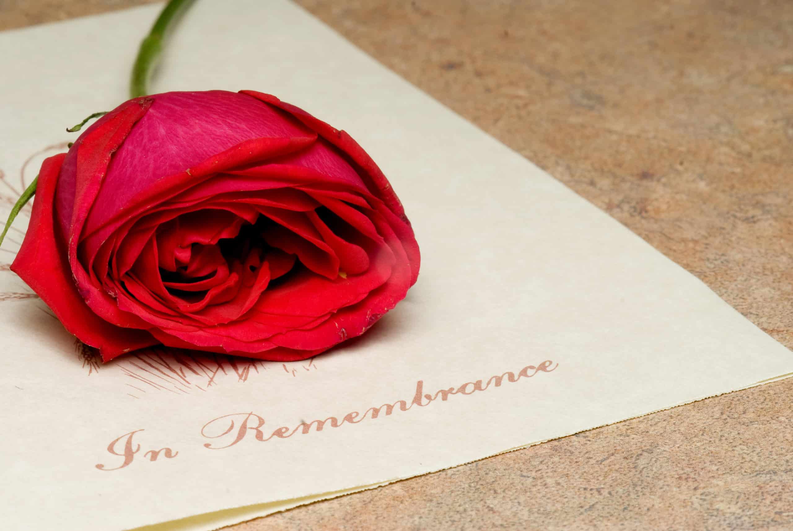 how-to-make-meaningful-memorials-cards-for-a-funeral